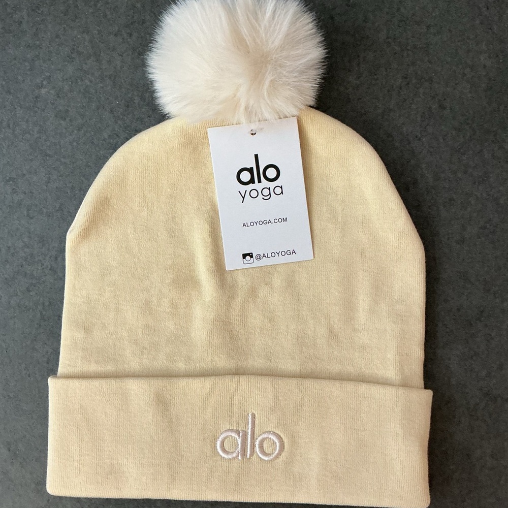 ALO Yoga Cream Knit Beanie with Pom Pom